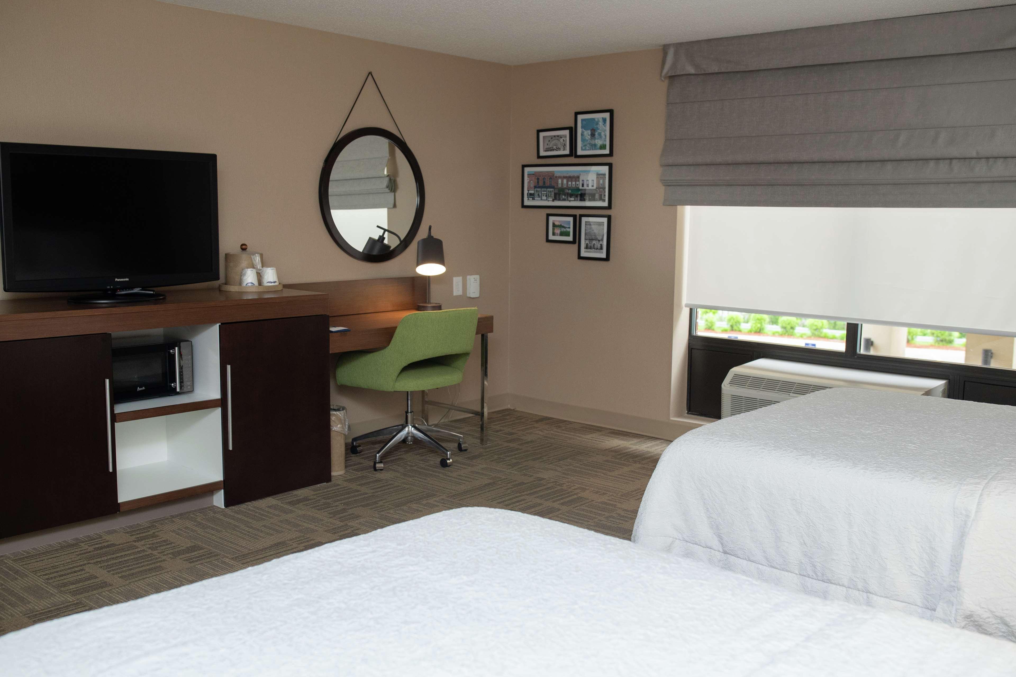 Hampton Inn Commerce/Novi Eksteriør billede
