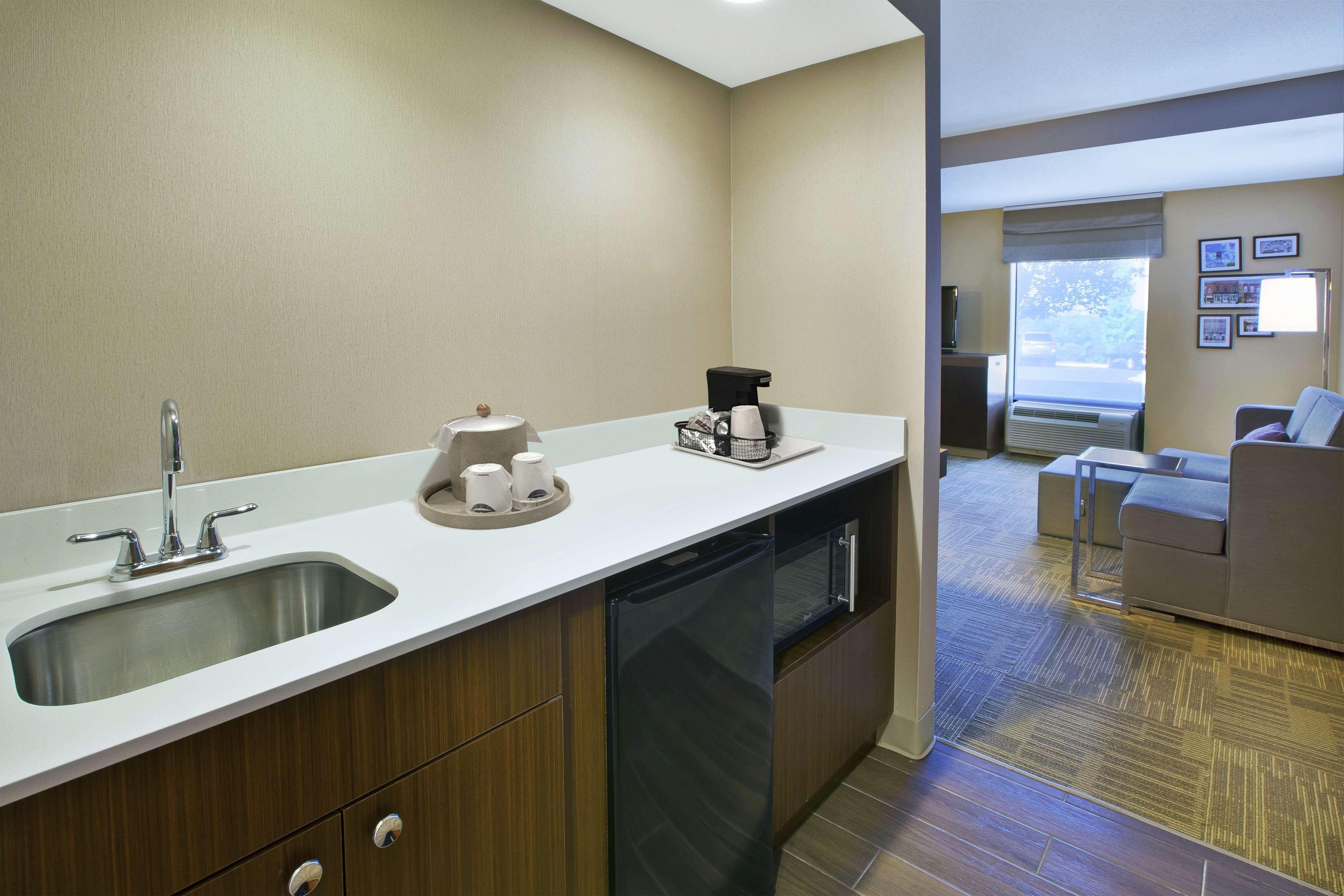 Hampton Inn Commerce/Novi Eksteriør billede