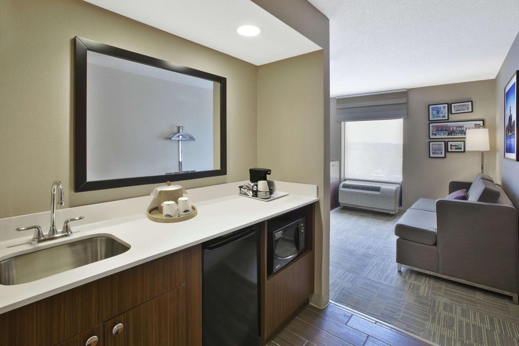 Hampton Inn Commerce/Novi Eksteriør billede