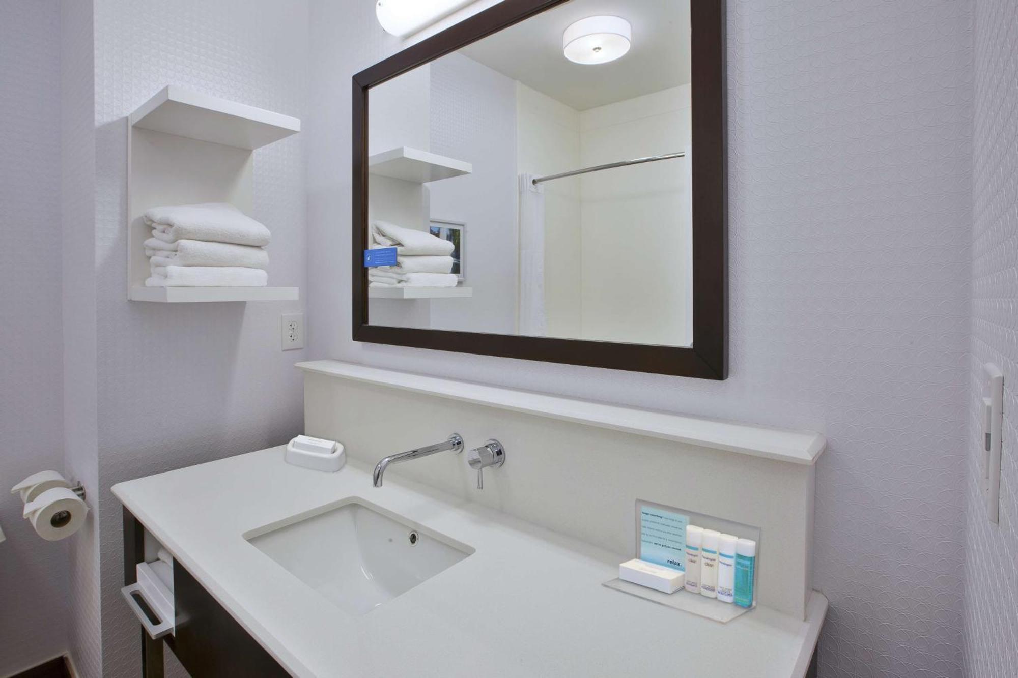 Hampton Inn Commerce/Novi Eksteriør billede