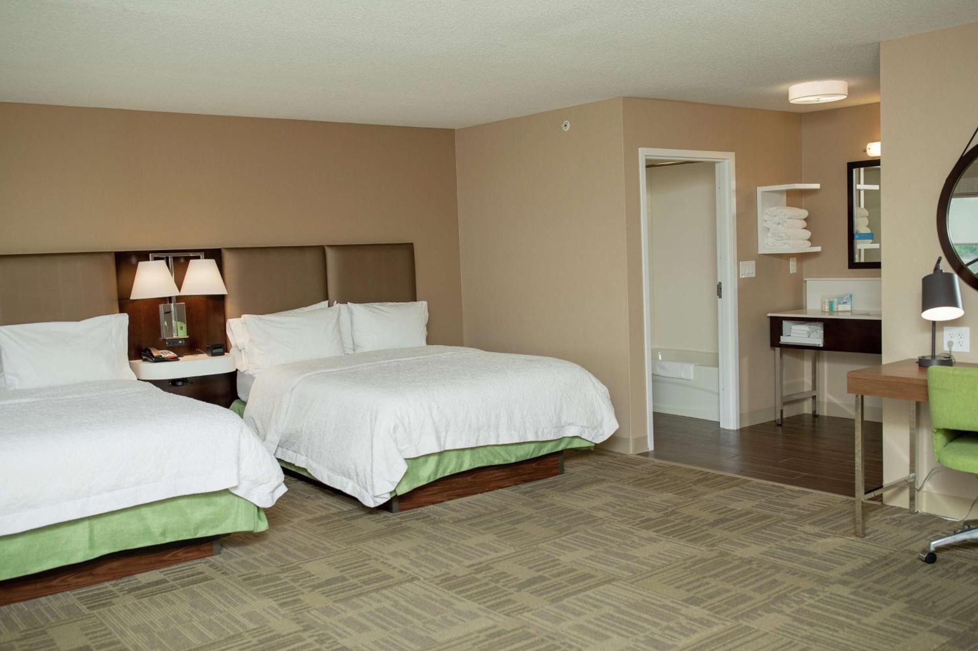 Hampton Inn Commerce/Novi Eksteriør billede