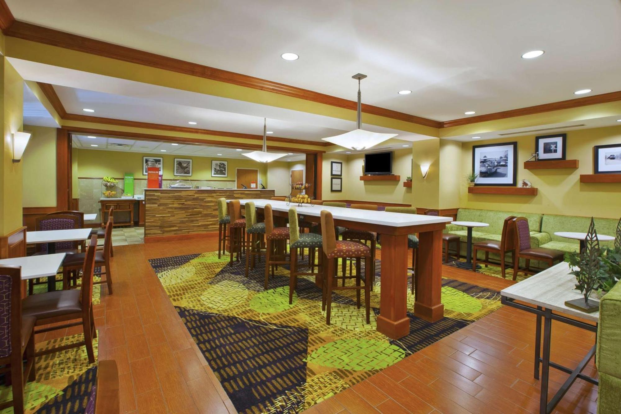 Hampton Inn Commerce/Novi Eksteriør billede