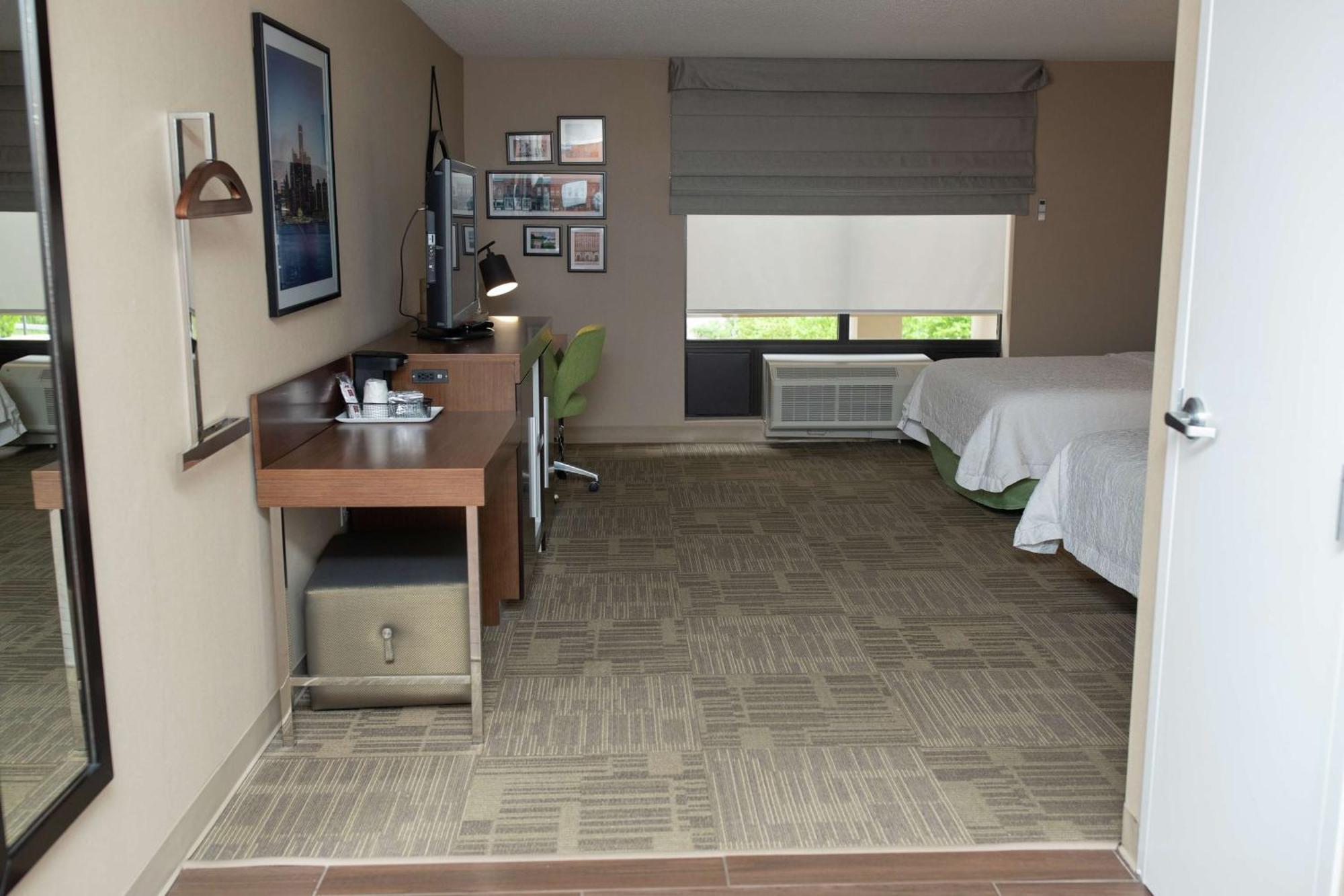 Hampton Inn Commerce/Novi Eksteriør billede