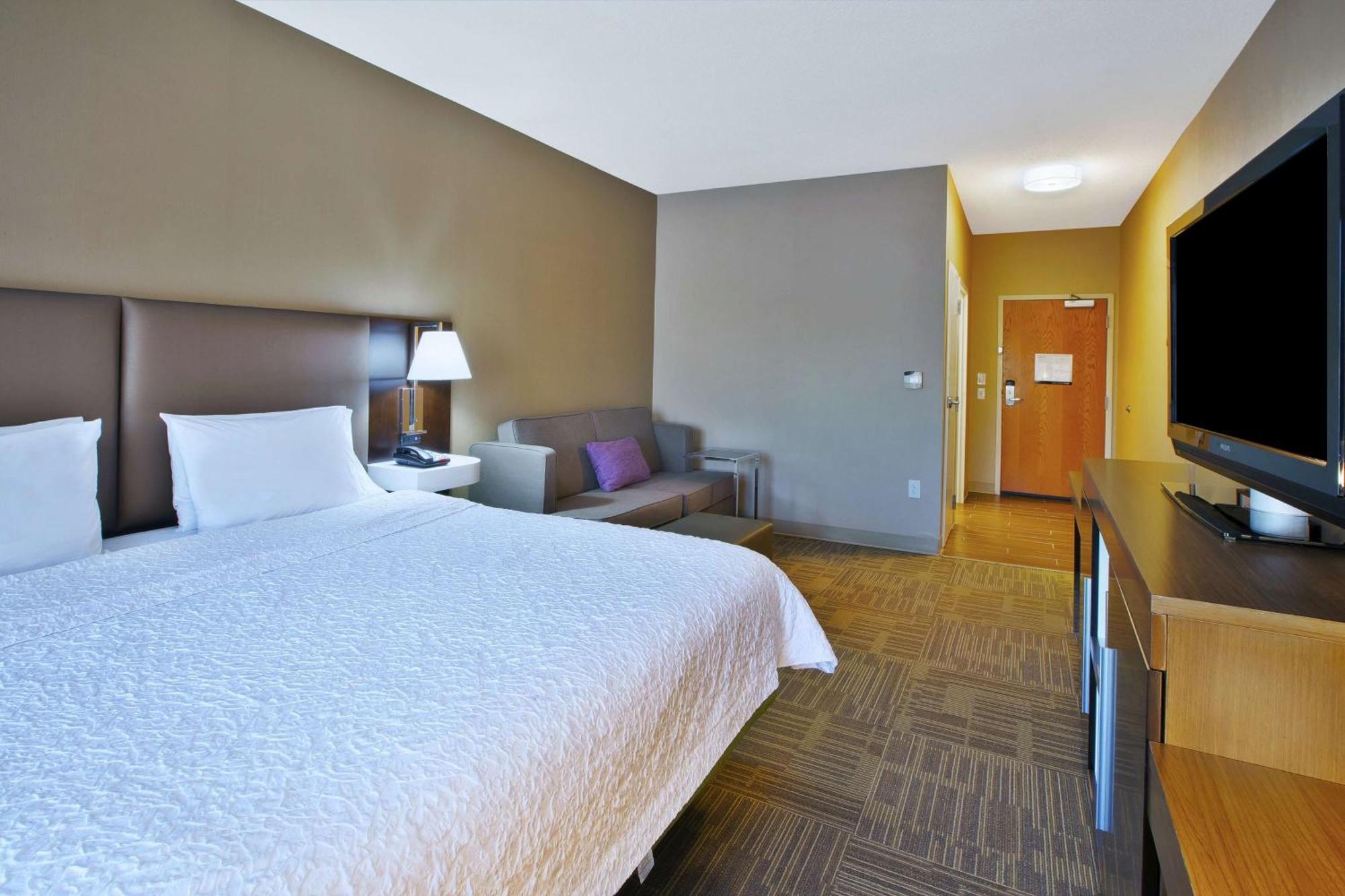 Hampton Inn Commerce/Novi Eksteriør billede