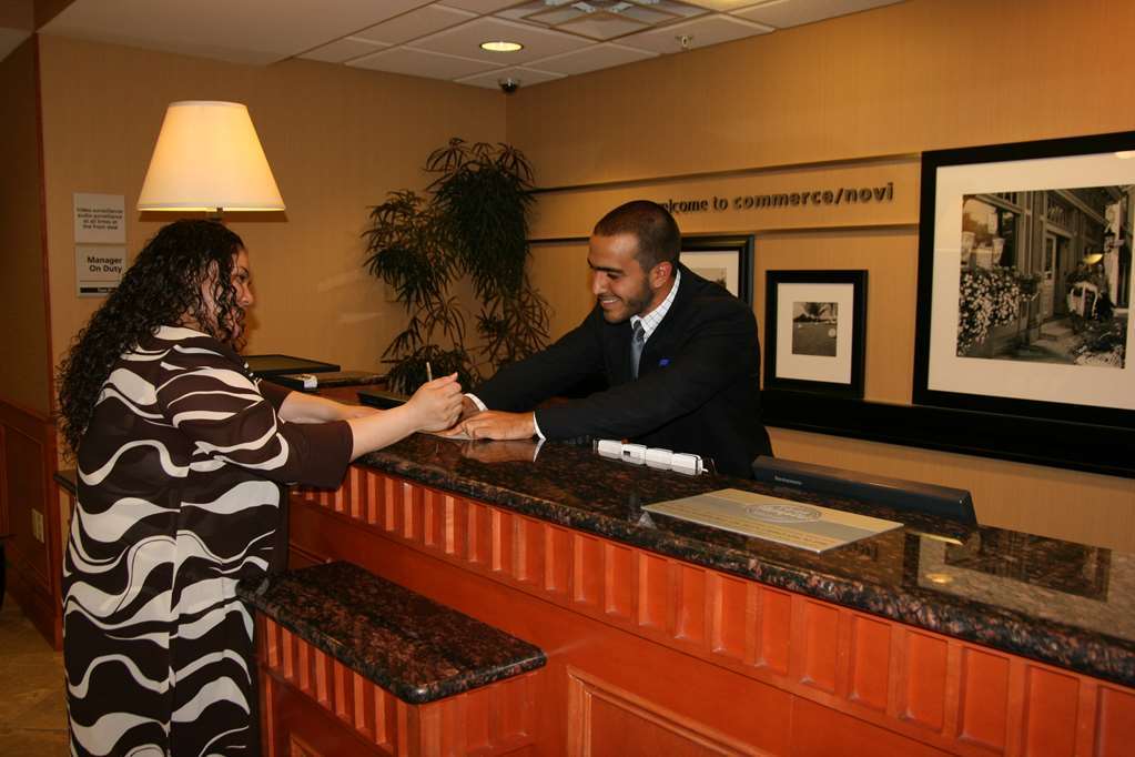 Hampton Inn Commerce/Novi Interiør billede